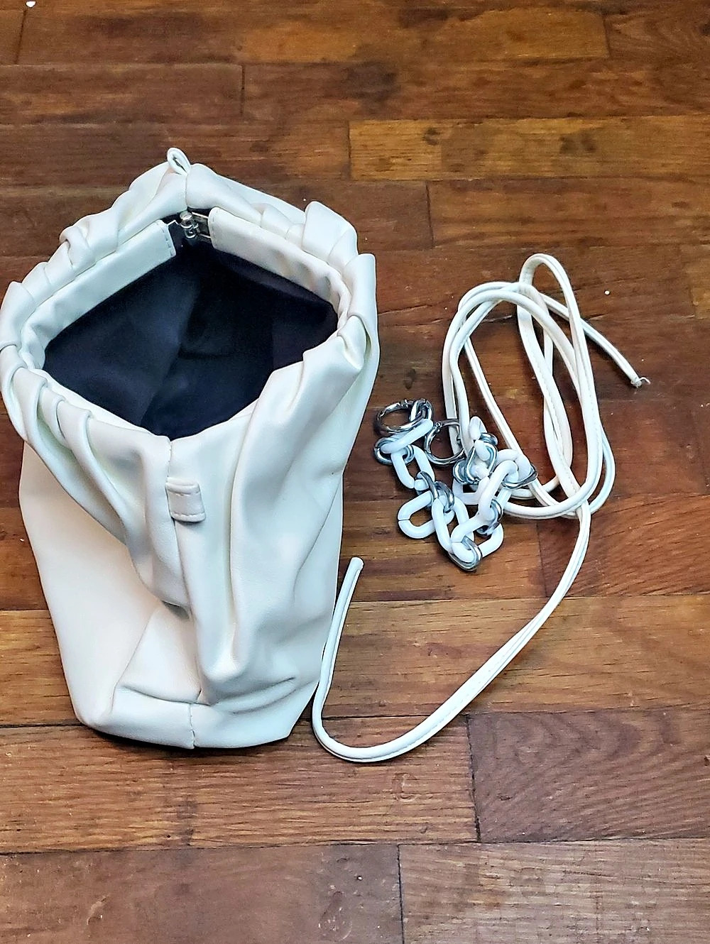 White Shoulder Bag with Chain Strap